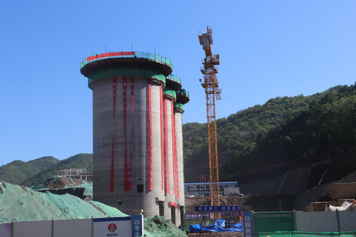 銅川分公司冶坪煤礦混煤倉滑模工程順利完工