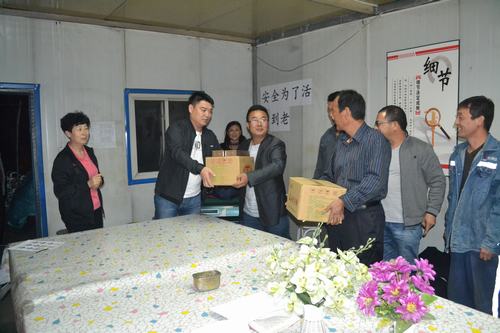 機電安裝公司領(lǐng)導“雙節(jié)”走基層慰問情暖人心