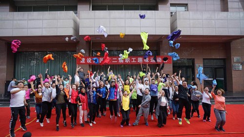 瞧,他們嗨瘋了!