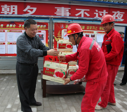 建設(shè)集團公司領(lǐng)導國慶期間走訪慰問