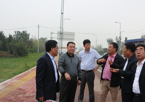 陜煤集團(tuán)總經(jīng)理助理、建設(shè)集團(tuán)聯(lián)合黨委書記、董事長寧興剛節(jié)日期間深入寶雞分公司施工現(xiàn)場視察慰問