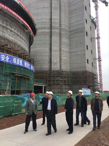 陜煤集團(tuán)總經(jīng)理助理、建設(shè)集團(tuán)聯(lián)合黨委書記、董事長寧興剛一行中秋節(jié)深入天工公司土建第二項目部走訪慰問