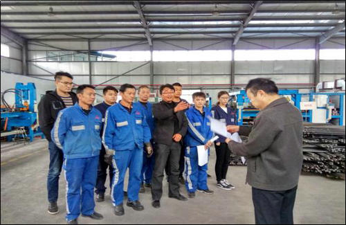 洗選煤運(yùn)營(yíng)公司礦山支護(hù)材料加工廠開(kāi)展安全生產(chǎn)應(yīng)急救援