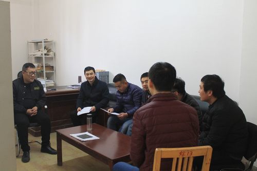 銅煤公司基層項(xiàng)目部開展“自己找、同事提”對照檢查活動(dòng)