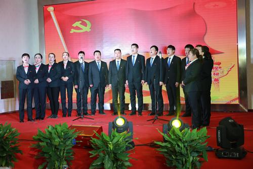 “放歌新時(shí)代，開啟新征程，譜寫‘雙特百億’新篇章”