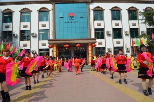 鑼鼓喧天鼓士氣 人潮涌動(dòng)慶元宵