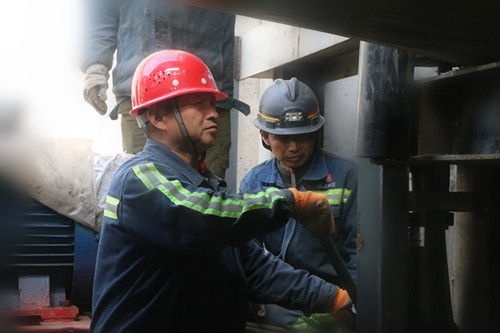 施工現(xiàn)場的“藍(lán)精靈”