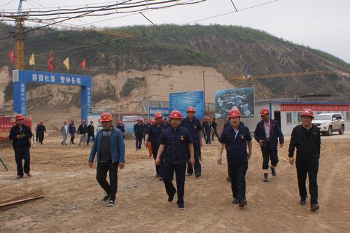 延能集團(tuán)黨委書記、董事長(zhǎng)劉浩興一行蒞臨視察陜煤建設(shè)集團(tuán)礦建二公司車村項(xiàng)目部