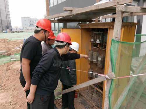 韓城分公司施工一線(xiàn)打響施工安全專(zhuān)項(xiàng)攻堅(jiān)行動(dòng)第一戰(zhàn)