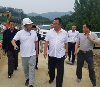 啟迪清潔能源集團(tuán)高級(jí)副總裁、瑞行集團(tuán)總裁雷萬寧一行蒞臨陜煤建設(shè)咸陽分公司安裝項(xiàng)目部施工現(xiàn)場視察指導(dǎo)工作