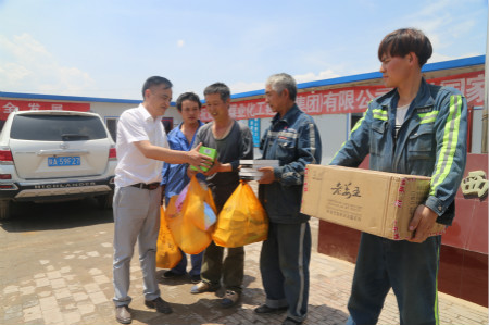 陜煤建設(shè)機(jī)電安裝公司啟動(dòng)“送清涼、查隱患、保安康”活動(dòng)