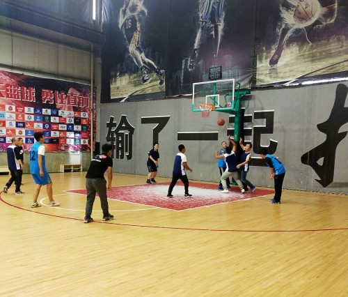 陜煤建設澄分公司西安與渭南片區(qū)成功舉辦籃球友誼賽