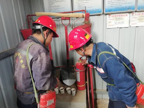 陜煤建設(shè)礦建二公司“真槍實(shí)彈”開展“百日安全”活動