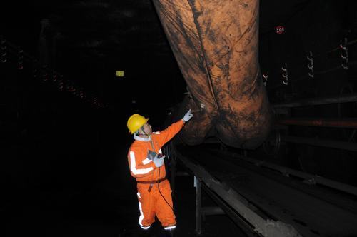 陜煤建設(shè)掘進公司：嚴(yán)把安全紅線 “鐵軍”建設(shè)加速不超速