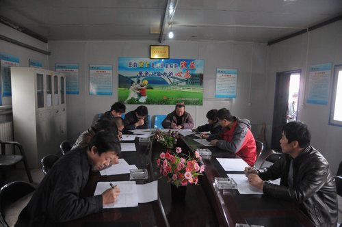 掘進(jìn)公司開(kāi)展全員反“三違”承諾活動(dòng)