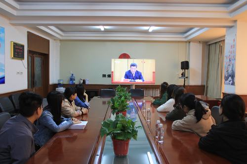 聆聽!思考!奮進(jìn)!我們都是新時(shí)代的“追夢(mèng)人”