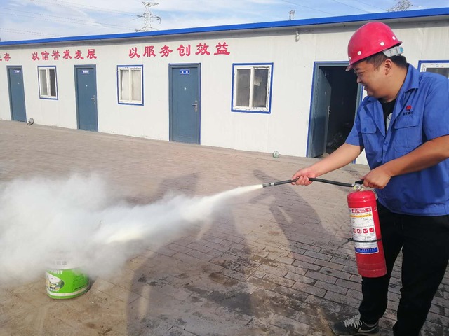 陜煤建設(shè)路橋分公司各項(xiàng)目部積極開展應(yīng)急演練活動(dòng)