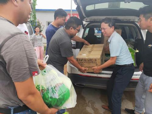 陜煤建設(shè)澄合分公司清涼慰問(wèn)送一線