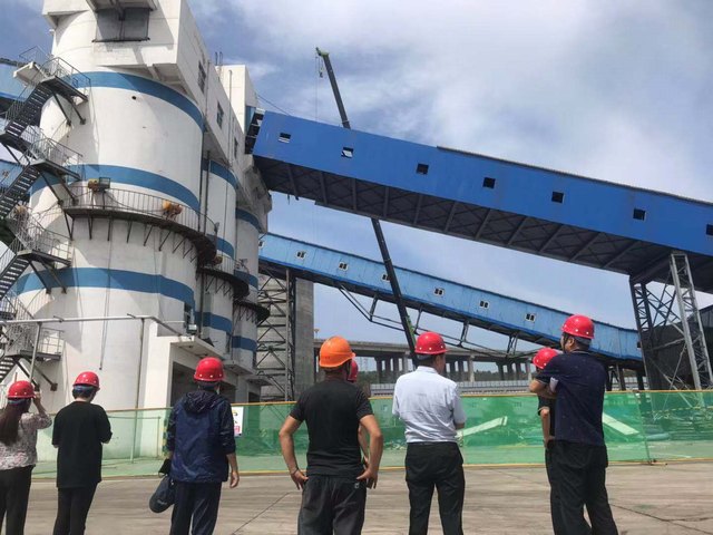 陜煤建設(shè)路橋分公司查隱患保平安迎大慶