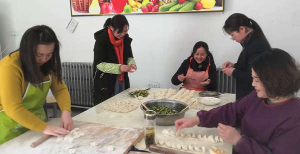 建設(shè)集團(tuán)各單位冬至餃子香 情濃聚一堂