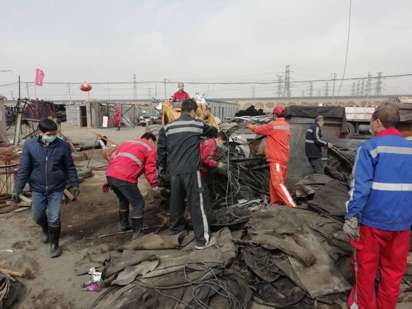 陜煤建設(shè)掘進(jìn)公司:曹家灘項目部開展大掃除助力愛國衛(wèi)生月