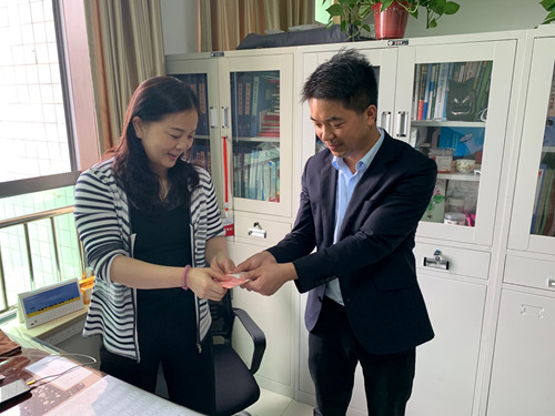 陜煤建設(shè)公司:一張蛋糕卡 盡顯關(guān)愛情