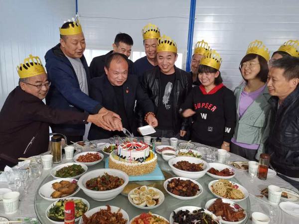 陜煤建設(shè)礦建二公司冶坪項目部舉辦職工集體生日會