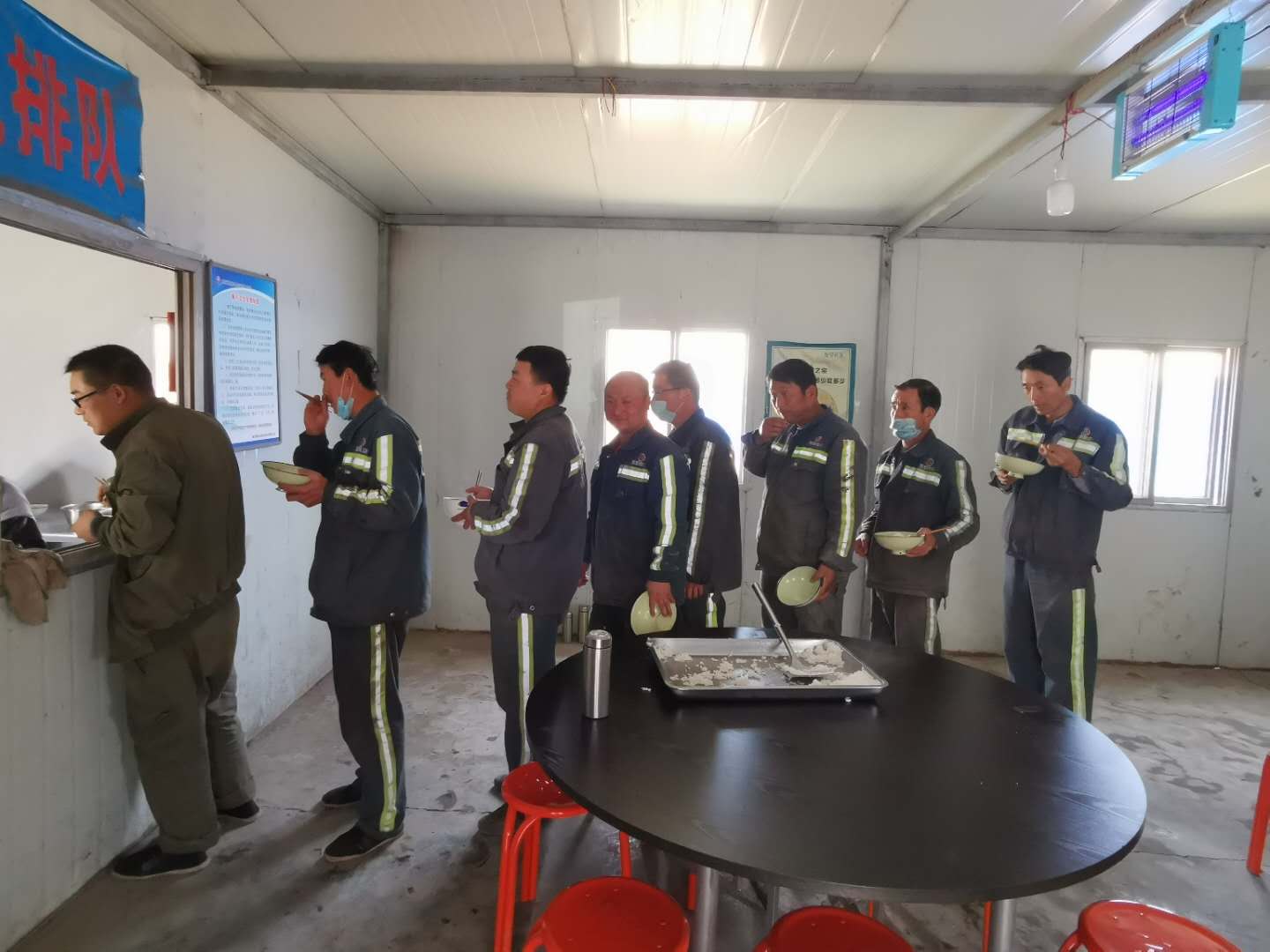 陜煤建設機電安裝公司彬長項目部：關愛職工做好后勤服務