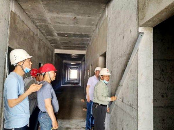 陜煤建設(shè)澄合分公司承建的曹家灘4#公寓樓工程一次性通過(guò)主體驗(yàn)收