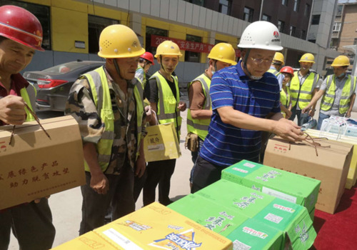 濃情端午送關(guān)愛 絲絲粽香暖人心