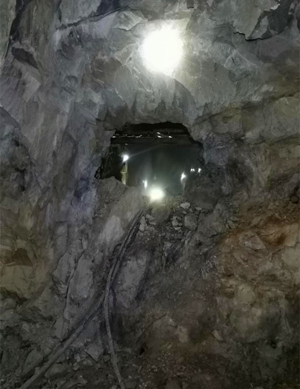 陜煤建設礦建三公司:酒鋼項目部V礦體2775m水平與銅礦斜坡道順利貫通