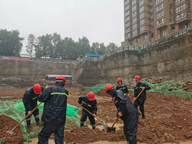陜煤建設(shè)韓城分公司土建二項(xiàng)目部：雨期來(lái)臨，聞“汛”而動(dòng)，嚴(yán)陣以待抓“三防”