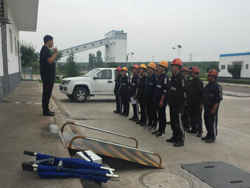 陜煤建設(shè)洗選煤運(yùn)營(yíng)公司澄合山陽(yáng)運(yùn)營(yíng)項(xiàng)目部開(kāi)展有限空間安全事故應(yīng)急救援演練