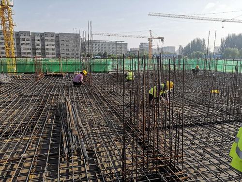 陜煤建設(shè)銅煤公司第一項(xiàng)目部多措并舉促生產(chǎn)，日夜兼程筑精品