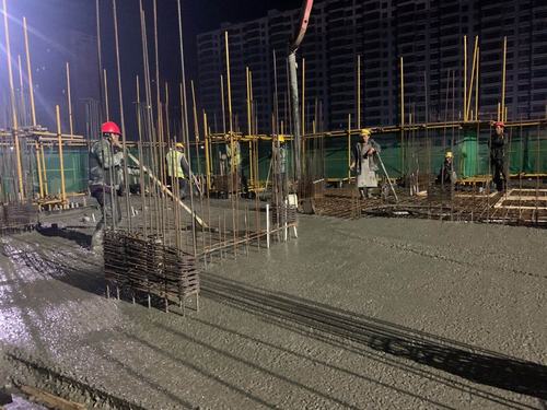 陜煤建設(shè)銅煤公司第一項(xiàng)目部金地華府項(xiàng)目大干熱潮迎風(fēng)起，攻堅(jiān)克難戰(zhàn)鼓擂