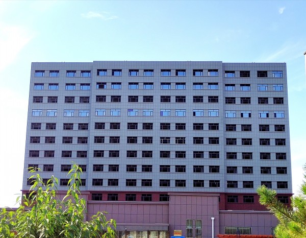 陜煤建設(shè)澄合分公司第十二項(xiàng)目部承建的曹家灘3#4#公寓樓工程提前順利實(shí)現(xiàn)移交