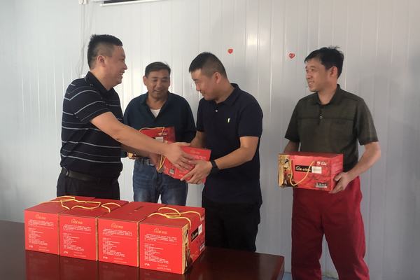 陜煤建設(shè)礦建二公司：月餅送基層祝福暖人心