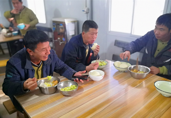 陜煤建設礦建三公司：關注“兩堂一舍”，為職工創(chuàng)建溫馨家園