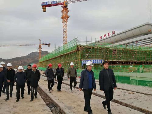 彬州市副市長(zhǎng)馮永勝蒞臨銀西高鐵彬州東站前廣場(chǎng)項(xiàng)目指導(dǎo)檢查工作 彬州市副市長(zhǎng)馮永勝蒞臨銀西高鐵彬州東站前廣場(chǎng)項(xiàng)目指導(dǎo)檢查工作