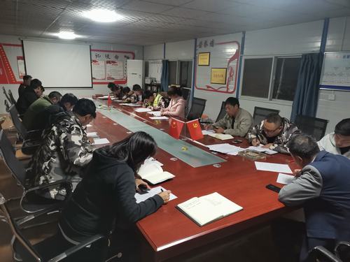 陜煤建設(shè)銅煤公司第一項(xiàng)目部開(kāi)展“考一考”安全知識(shí)競(jìng)賽答題推動(dòng)安全理念深入人心
