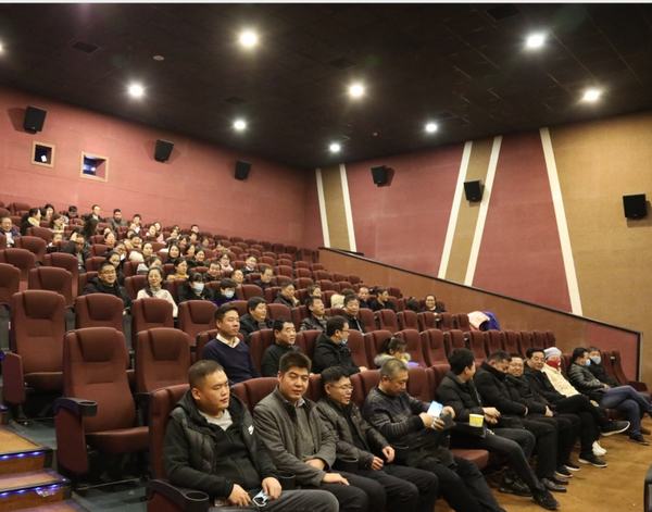 陜煤建設(shè)韓城分公司組織觀影《天邊加油站》激發(fā)職工愛(ài)崗精神
