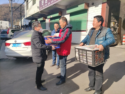 心系一線(xiàn)  情暖職工