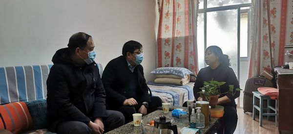 陜煤建設(shè)天工公司黨政工訪貧困 “疫”常精彩送溫暖