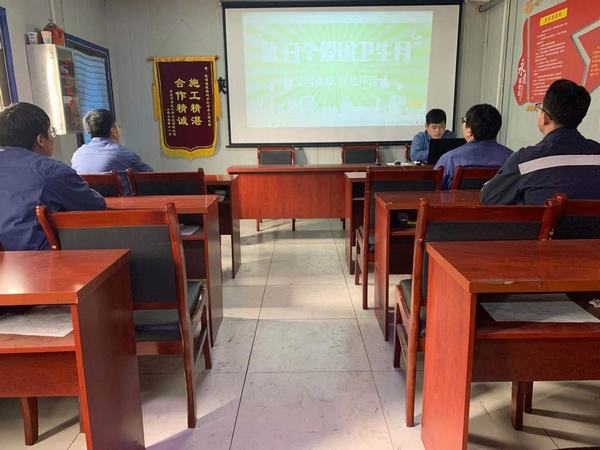 陜煤建設韓城分公司安裝三項目部青年行動做好愛國衛(wèi)生運動