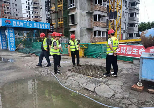 陜煤建設(shè)咸陽分公司第五項(xiàng)目部扎實(shí)開展“雨季三防”應(yīng)急工作