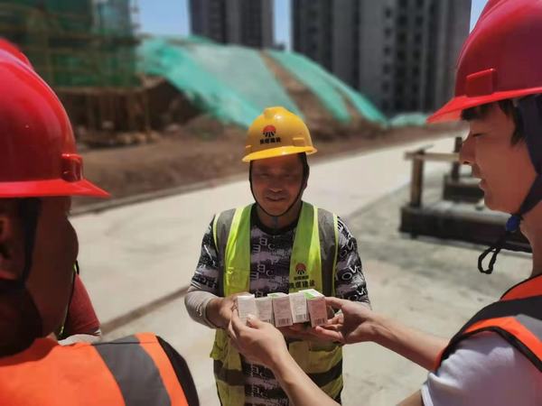 陜煤建設銅煤公司第二十三項目部烈日炎炎戰(zhàn)高溫 多措并舉保安全生產(chǎn)