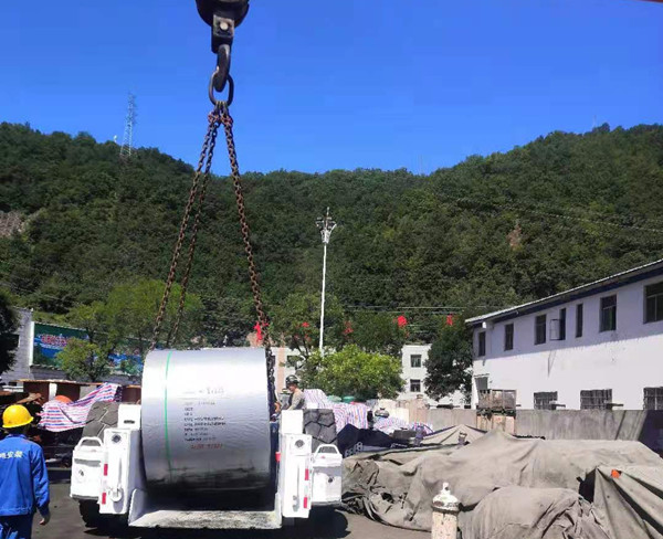 陜煤建設(shè)機電安裝公司黃陵項目部提前6小時完成膠帶機皮帶更換搶修