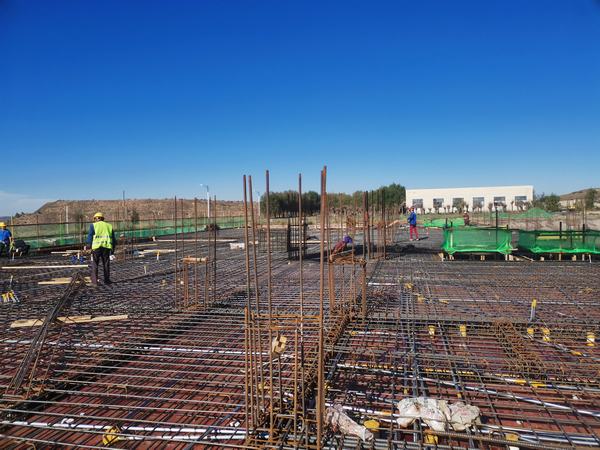 陜煤建設(shè)韓城分公司土建九項(xiàng)目部演繹24小時(shí)施工奮戰(zhàn)奏鳴曲