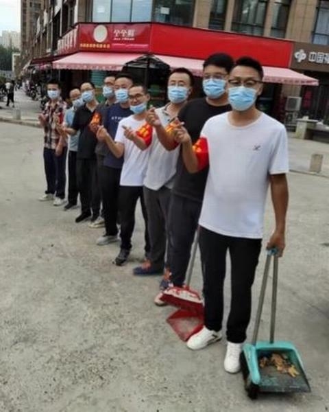 陜煤建設新城公司開展“迎十四運 創(chuàng)文明城”志愿者活動