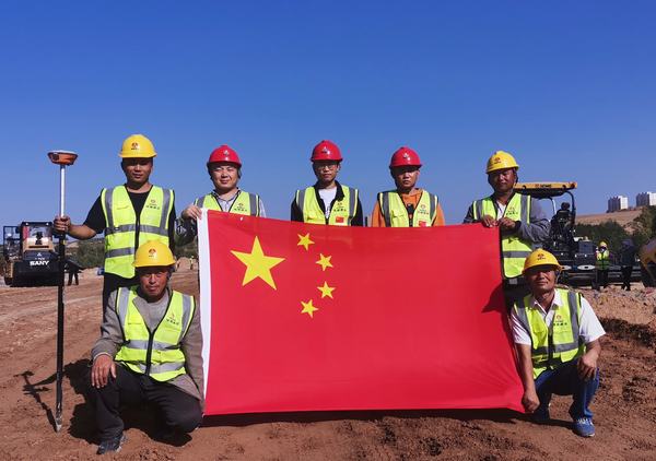 陜煤建設(shè)榆林公司用實(shí)際行動為祖國慶生